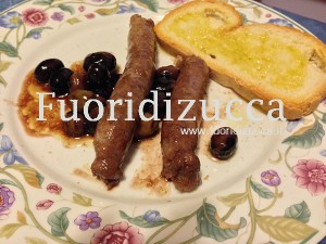 salsiccia con olive e bruschetta